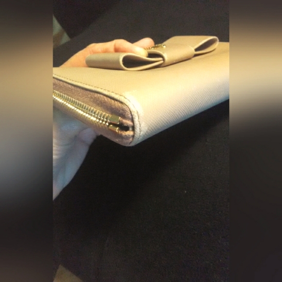 BEAUTIFUL PRADA SAFFIANO LEATHER FULL SIZE WALLET BEIGE COLOR W/ FRONT BOW - Picture 9 of 14